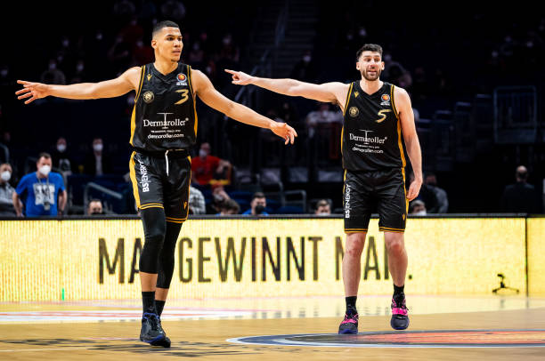 汰赛的双重 汰赛的双重